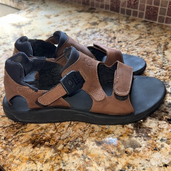 Reef Brazil Men’s Brown Black Leather Sandals Outdoor Sport Hiking Vintage - Picture 3 of 11